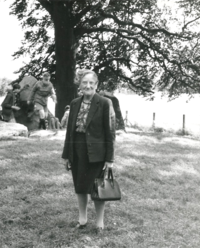 image 6 miss beatrice mary blackwood 1889 1975 in 1967 copyright pitt rivers museum university of oxford photograph collections 1998 271 75 detail