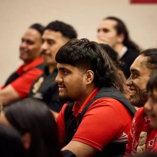Visitors from Aotearoa attending the Māori remembrance ceremony held at the Natural History Museum. 