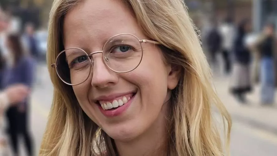 Dr Naomi Marshall