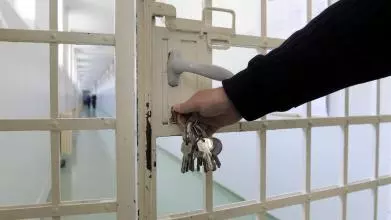 prison 