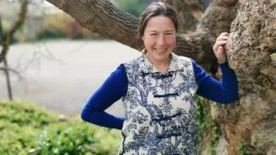 professor elisabeth hsu 576x768
