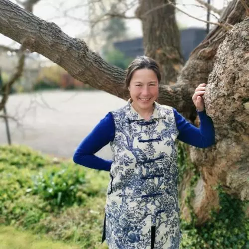 professor elisabeth hsu 576x768